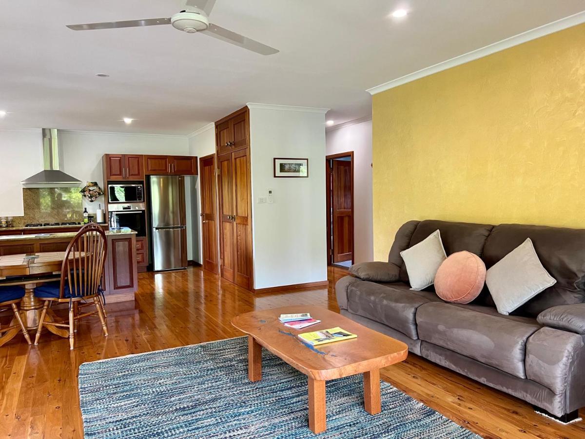 Tropical Styling Lägenhet Cooktown Exteriör bild